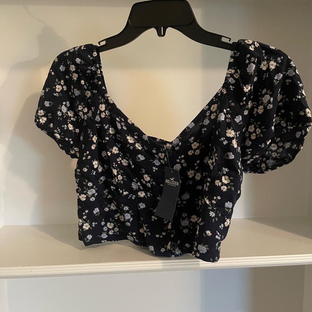 Brand new floral blouse from hollister size small